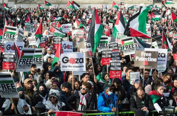 مظاهرات بمدن غربية وإسلامية للمطالبة بوقف الحرب الإسرائيلية على غزة