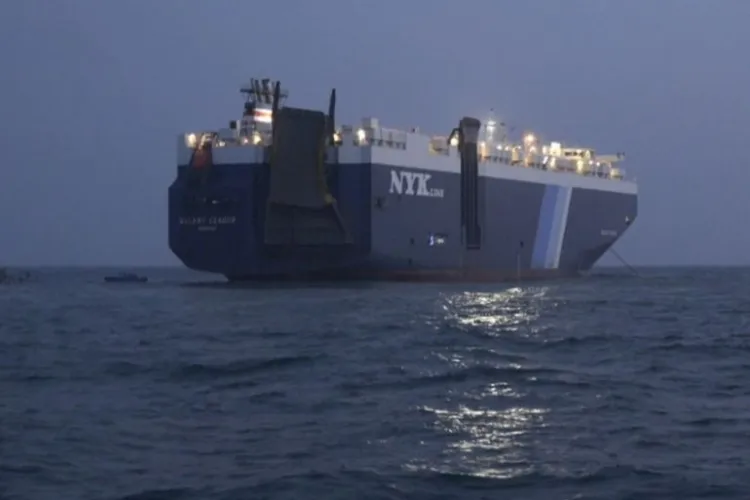 الحوثيون يهاجمون سفينة أميركية في خليج عدن